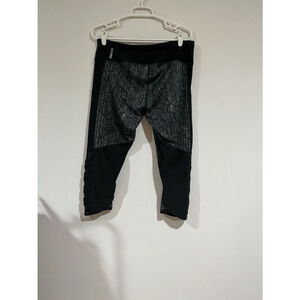 Woman’s RBX Capri Athletic Pants Black Grey Pattern Xl